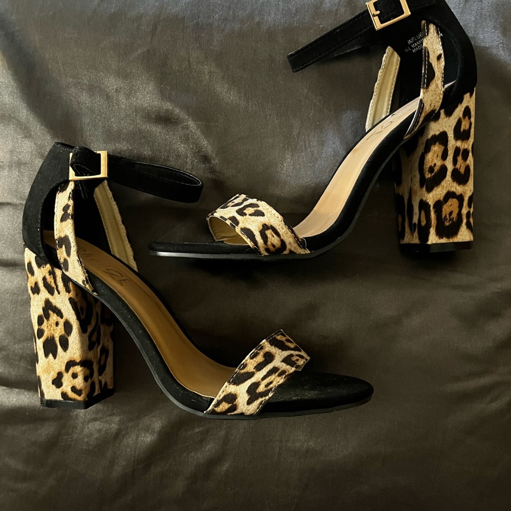 Rouge Helium Leopard Block Heel Sandals - Black & Tan